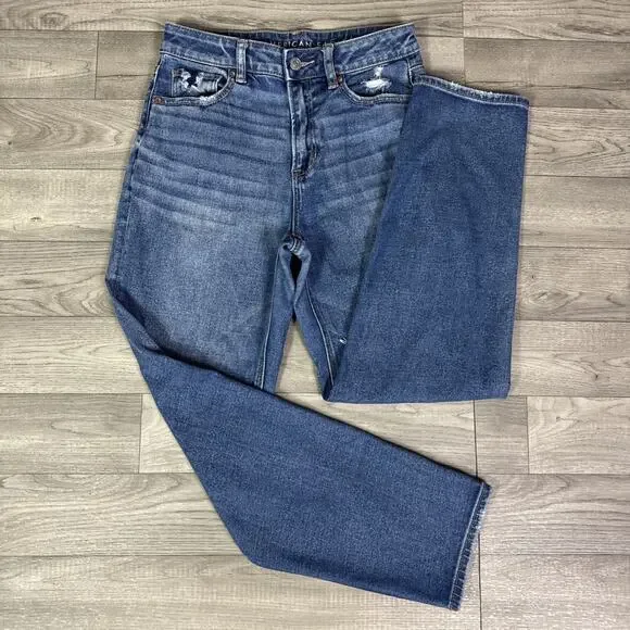 American Eagle Mom Straight Jeans High Rise Ripped Medium Wash sz 2 - Picture 1 of 8